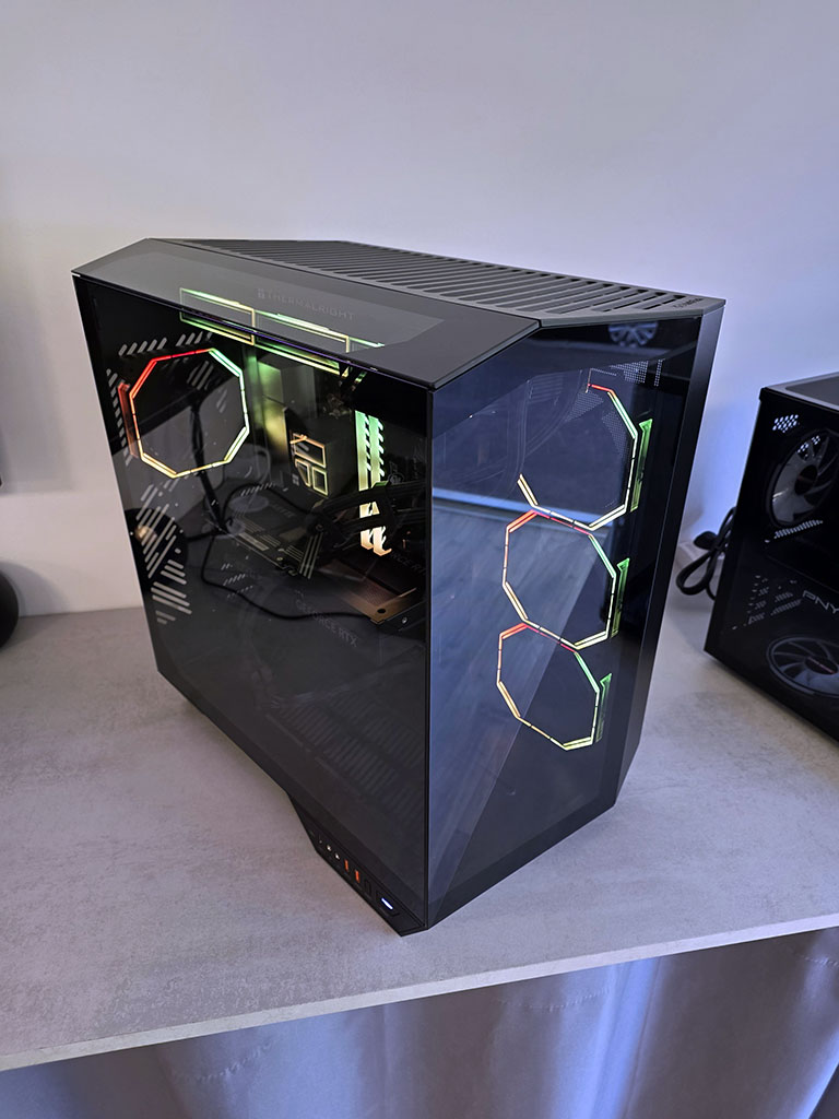PC gamer  Ryzen 7 9800X3D + RTX 5070 - PC Gaming à Saint-Lô